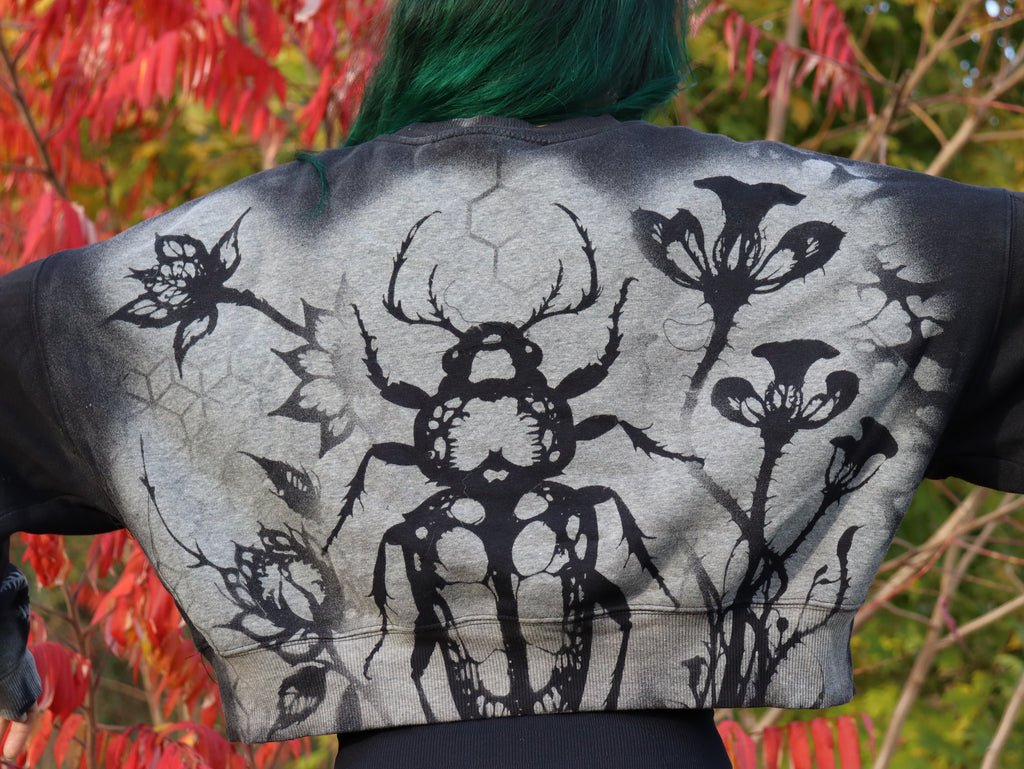 Crew neck crop top bugz Large