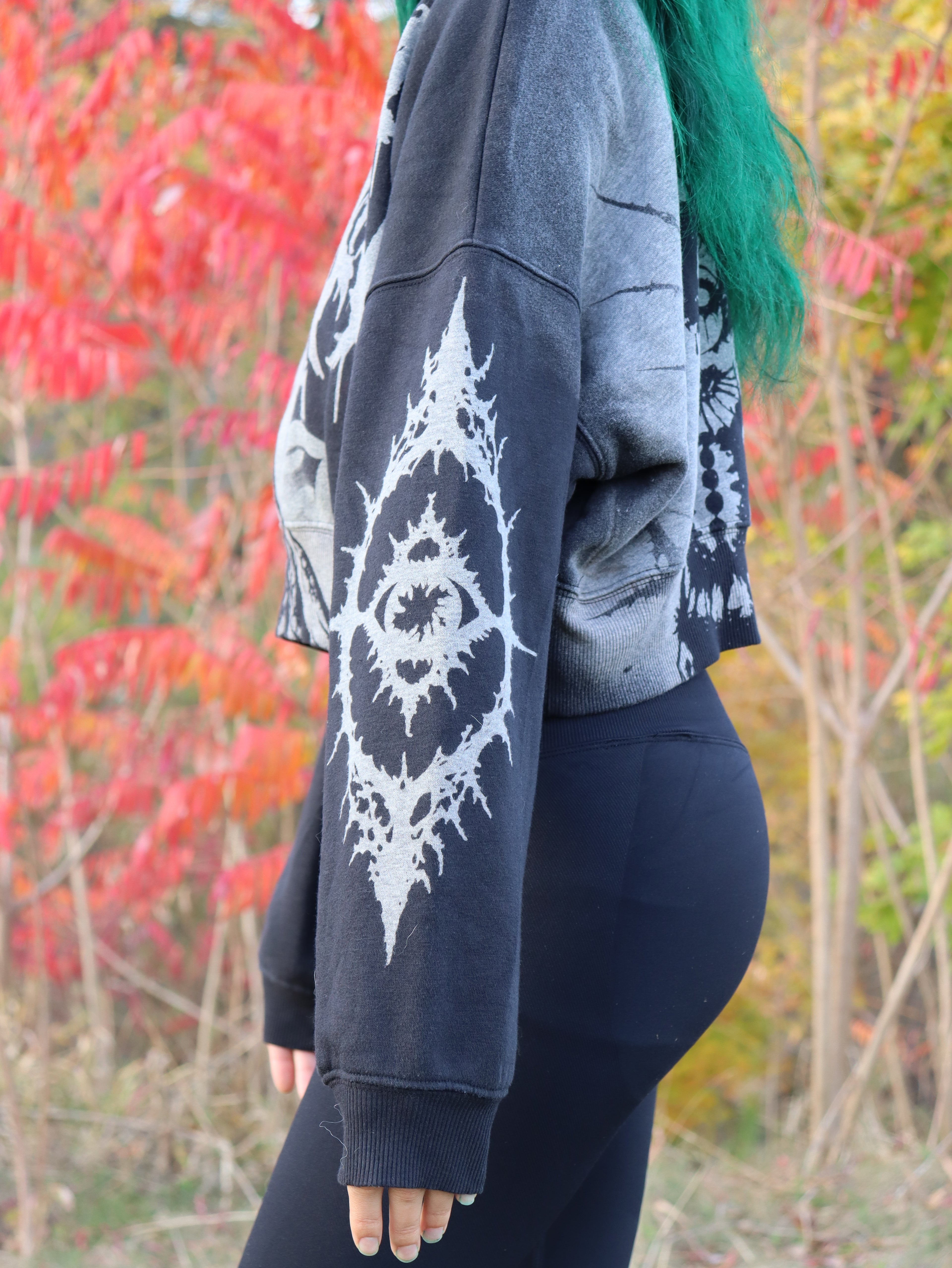 Crew neck crop top clown Medium